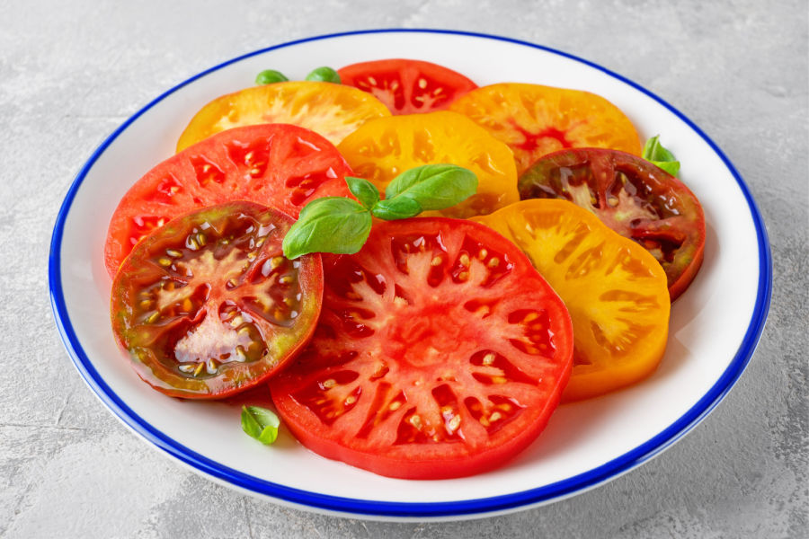 The Best Slicing Tomatoes To Grow In Your Garden This Year!